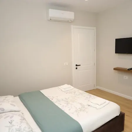 J&d Guest house Korce